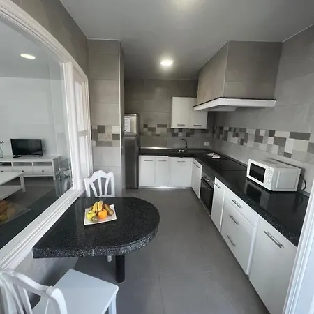 Edificio Playa Chica * El Médano