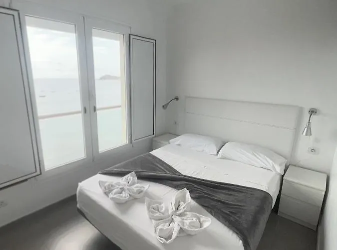 Edificio Playa Chica Apartmán *