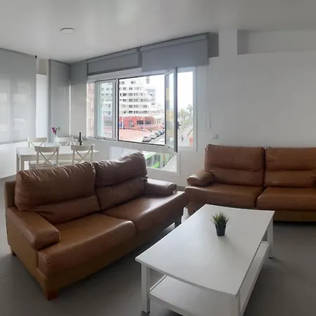 Edificio Playa Chica 엘메다노