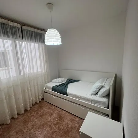 Edificio Playa Chica 엘메다노