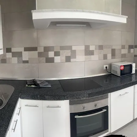 Edificio Playa Chica 엘메다노