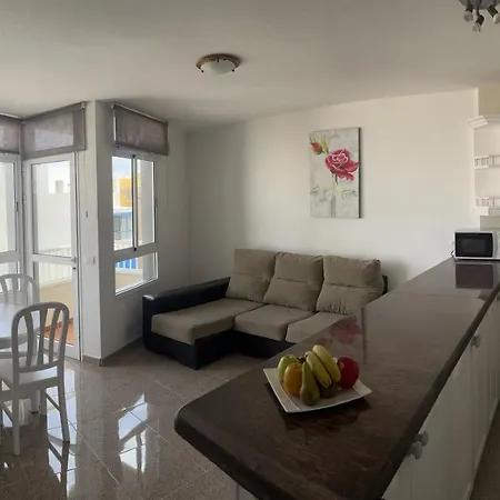 Edificio Playa Chica 엘메다노